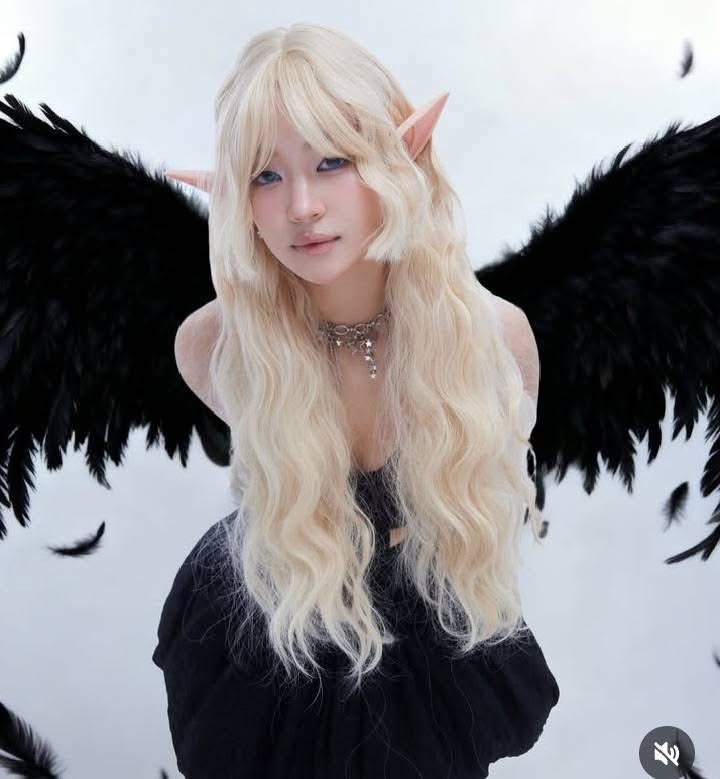 นี่ฉันตายแล้วหรือ ทำไมมีแต่นางฟ้าหล่ะ

#ลีน่าหมิว