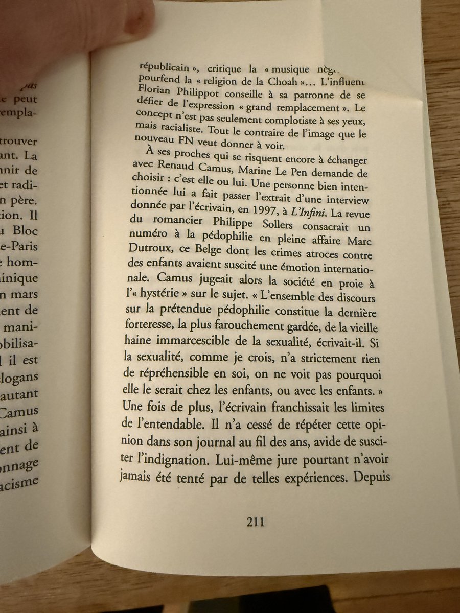 Puisque la pédocriminalité est au cœur des #epsteinfiles, voici un extrait d'un livre tout juste paru. 
Dans une enquête étonnante, consacrée à <a href="/RenaudCamus/">Renaud Camus 🇫🇷🇪🇺🇺🇦🇩🇰🇮🇱</a>, par <a href="/GaspD/">Gaspard Dhellemmes</a> et <a href="/olivierfaye/">Olivier Faye</a> (<a href="/Ed_Flammarion/">Editions Flammarion</a>), je découvre que l'inventeur et le théoricien du "grand remplacement"