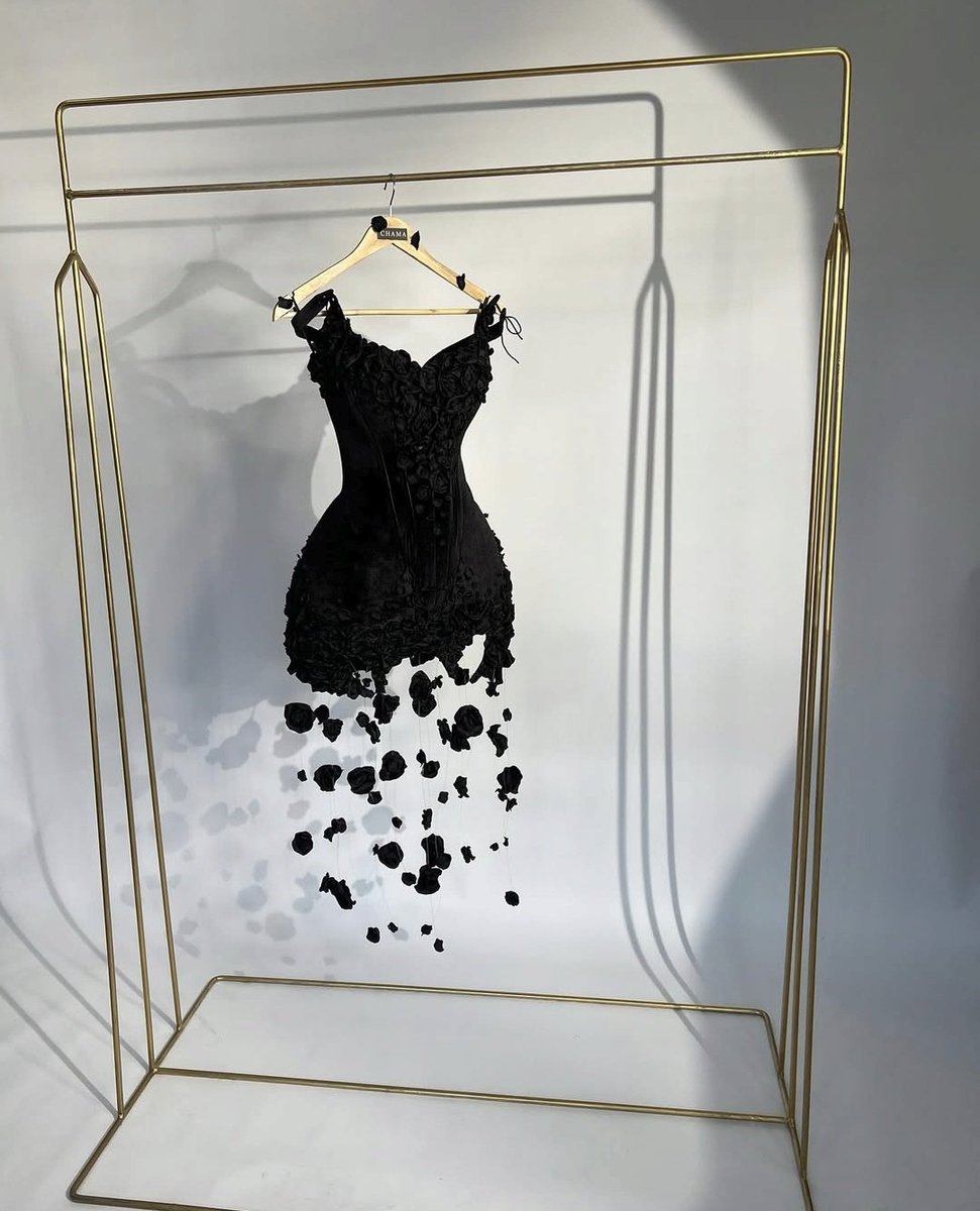 LaModeUnknown's tweet photo. The BURNED ROSES deconstructed dress by Chama.🪡 https://t.co/DpBgGUitfZ