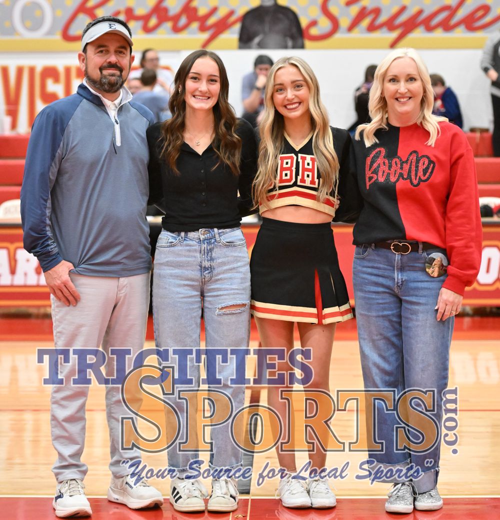 parrotheadvol's tweet photo. https://t.co/3HQxCOW4M3 High School Girls 🏀 Presented by @FoodCity
📰 @BooneAthletics @dbhs_girlsbball Lady ‘Blazer Seniors Too Much For East
📸 Dawn Lambert Photo Senior Night Gallery (4⃣0⃣) ➡️ https://t.co/ZLAeYSfgS2
🖊️ Complete Report
➡️ https://t.co/Fo47T27scg https://t.co/yIunydvnle
