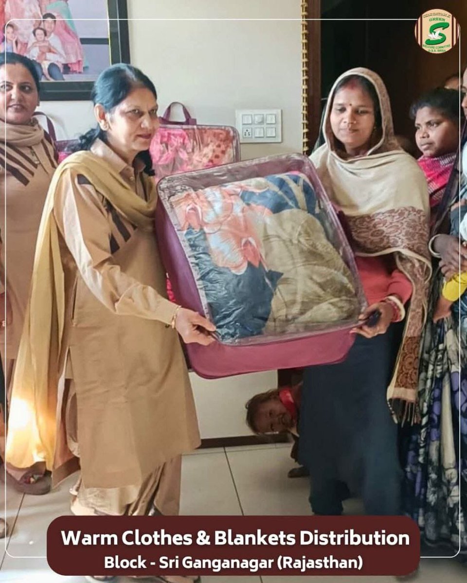 heenaarora244's tweet image. There are many poor people can't purchase warm clothes.
With the inspiration of Saint Msg Ji, the volunteers of Dera Sacha Sauda provide winter clothes, blankets and other essential items to the needy every winter. 
#WinterCare