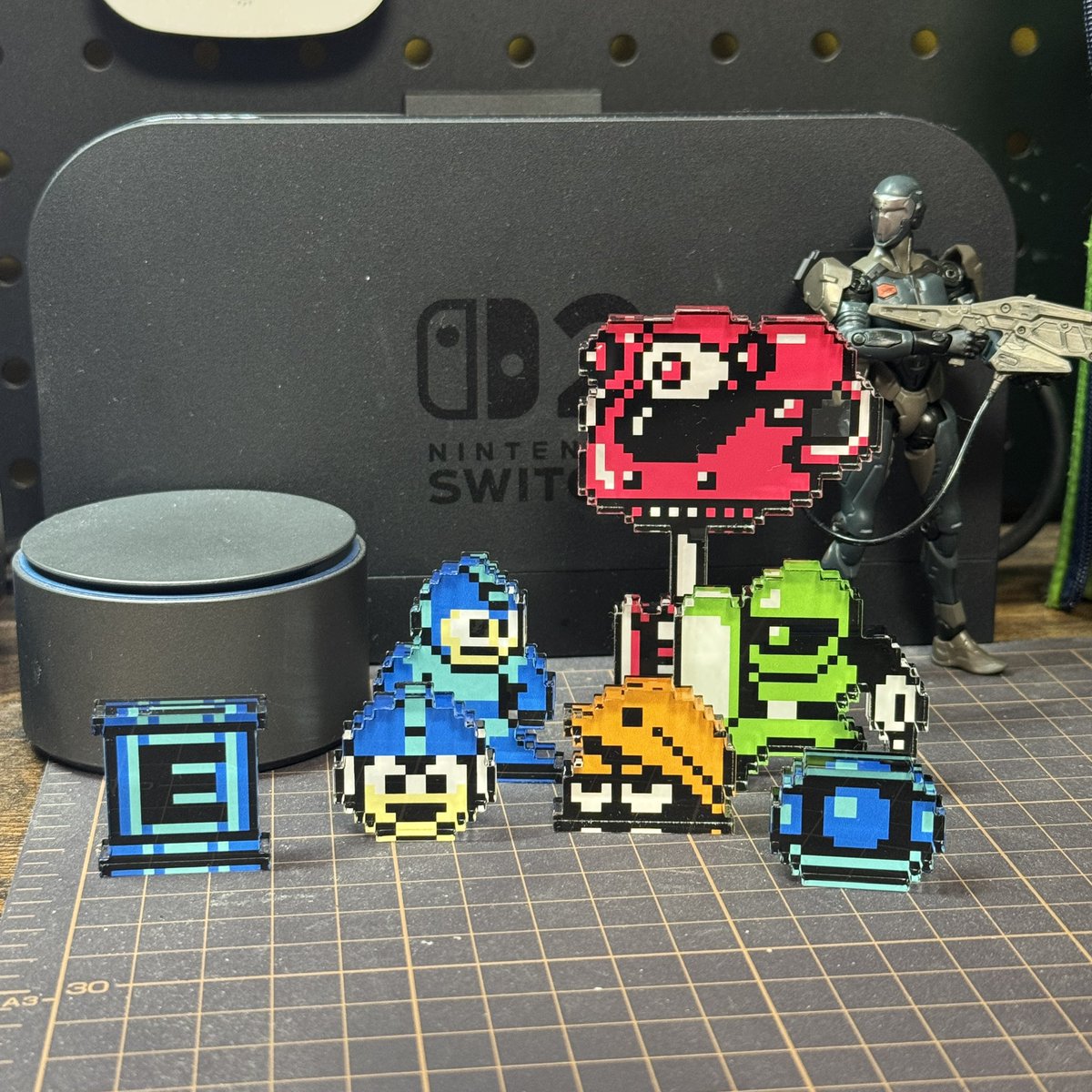 大カプコン展、ロックマンのアクリルブロックがすごく良いので買って