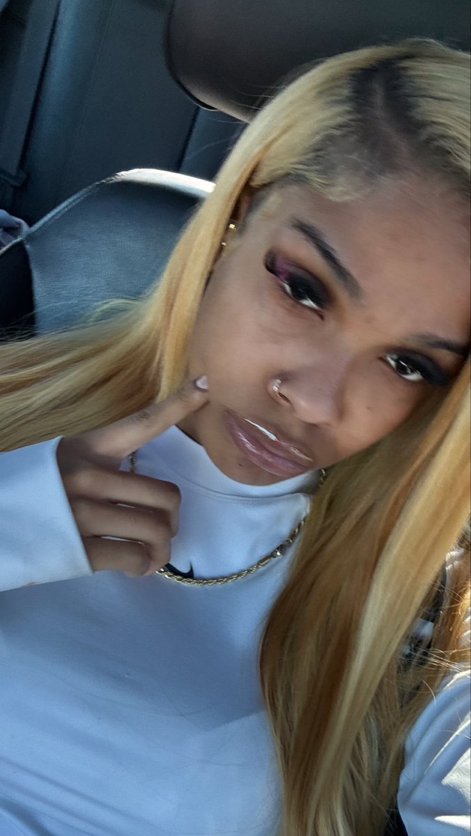 Da_0nlyy's tweet photo. Light bright blonde hair hey now say now💇‍♀️💋 https://t.co/7ZetvYOBr2