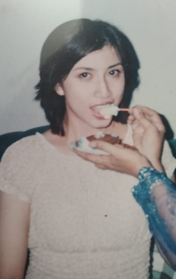 amonali biru tweet media