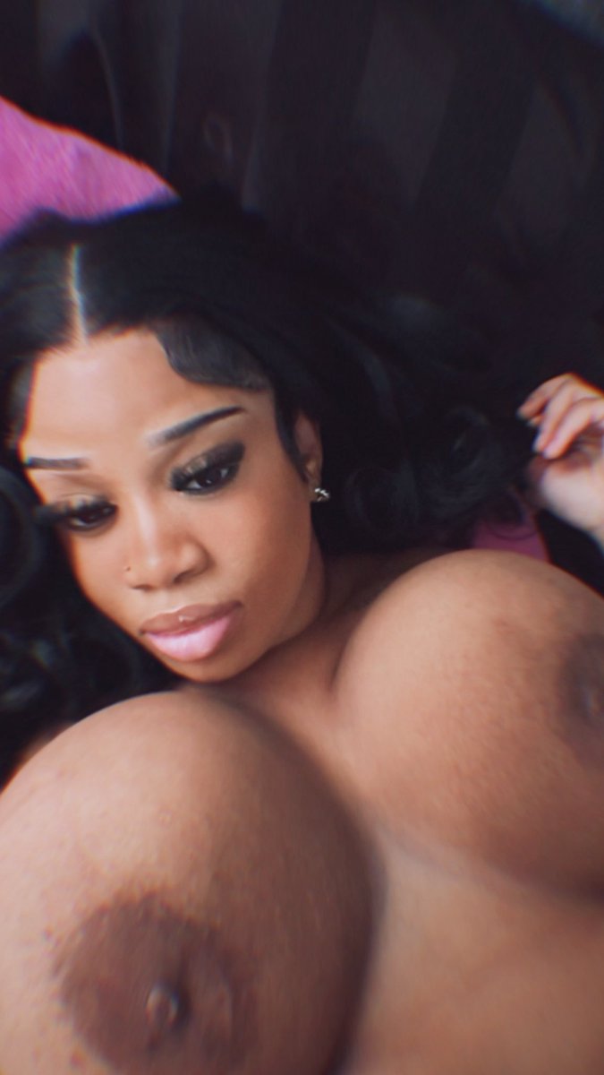 😙🤍 
 𝐀𝐝𝐨𝐫𝐞 𝐦𝐞 

(Dm me , only serious buyers)