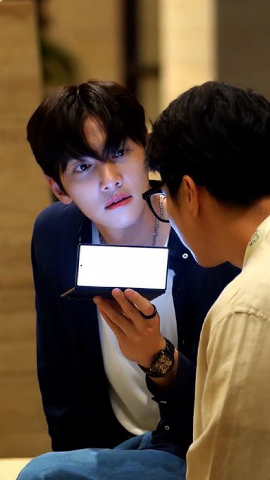 지창욱 얼굴 tweet media