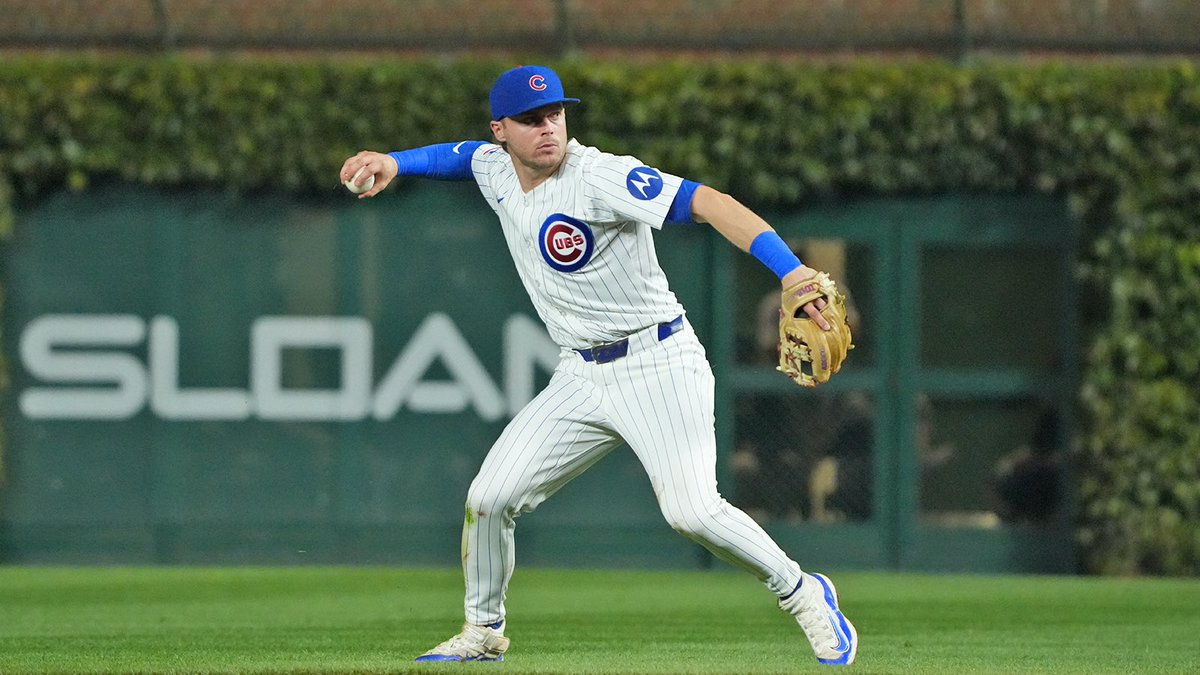 NorthSideNotes's tweet photo. In 2025, Nico Hoerner finished 2nd in the NL in batting average, led all MLB second basemen in WAR, and won his second Gold Glove.

Top-5 second baseman in baseball? #Cubs https://t.co/KSLEWQnksr