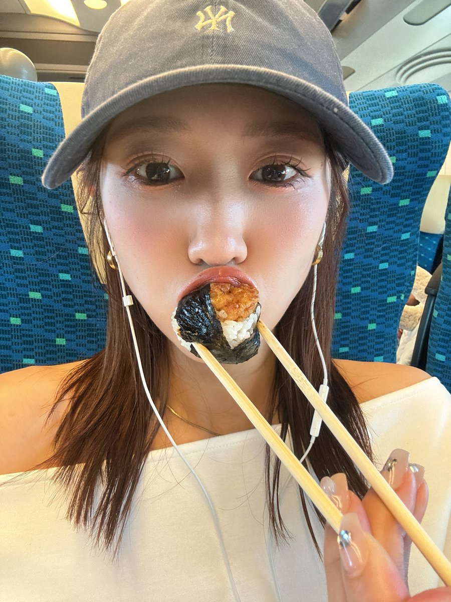 ranamaru_5's tweet photo. 名古屋名物天むす
🍗🍖😋🍴✨デリシャッ‼️🙏✨ｼｬ‼️🙏✨ ｼｬ‼️🙏✨ ｼｬ‼️🙏✨ ｼｬ‼️🙏✨ ｼｬ‼️🙏✨ ｼｬｯｯ‼😁 https://t.co/ILyIHIMeZo