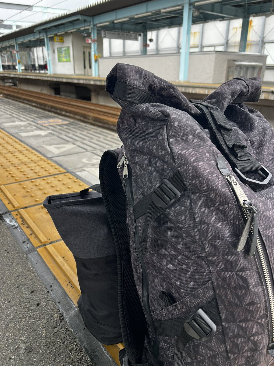 向かいまーす🫡
荷物重すぎてここで半分くらい食うてやろうか思ってる🥹

 #旅ヘイ