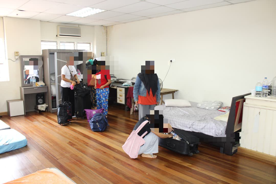 IPK PERAK BERSAMA JTK PERAK BERSAMA DALAM OPERASI AKTA 670

JTKSM melalui Jabatan Tenaga Kerja (JTK) Perak telah menjalankan satu operasi bersepadu bersama Ibu Pejabat Polis Kontinjen (IPK) Perak terhadap sebuah agensi pekerjaan di Ipoh, Perak susulan aduan daripada badan bukan