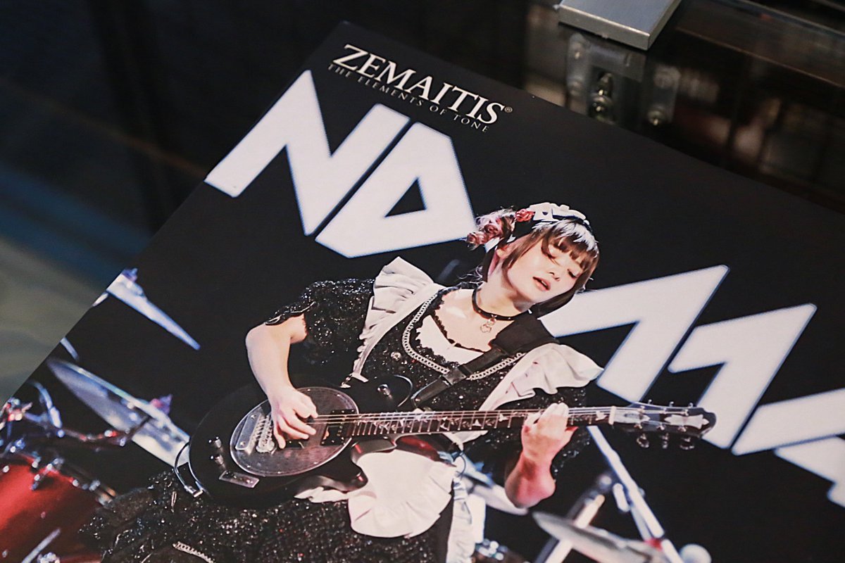 BAND MAID 小鳩ミクさん（<a href="/miku_bandmaid/">BAND-MAID 小鳩ミク(cluppo)🕊</a>）のシグネチャーモデル第2弾、THE PORTRAIT MIKU KOBATO "Starry Pigeons"のフライヤーが届きました！

店頭にて配布中です🕊🕊

※お一人様一枚ずつ
枚数に限りがございますので、ご協力よろしくお願いいたします🙇‍♂️
#bandmaid #zemaitis