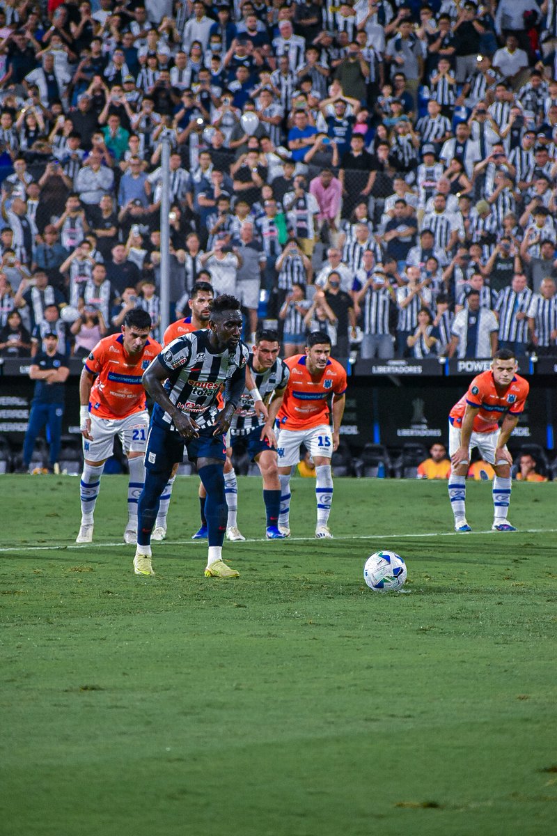 Un resultado que, además de avergonzar al hincha de Alianza Lima, es la evidencia de un cúmulo de malas decisiones. ¿Qué viene luego de este desastre?

📸 <a href="/agenblanquiazul/">Agencia Blanquiazul</a> 

#AlianzaLima #2DeMayoPY #ConmebolLibertadores