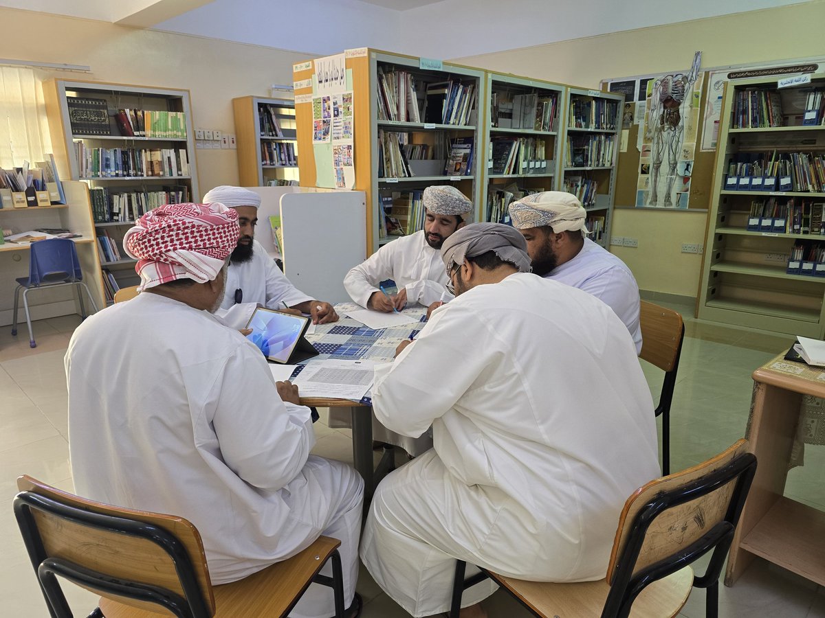 قامت أسرة التربية الإسلامية بمدرسة جابر بن سمرة العامري بتحليل نتائج الطلاب للفصل الدراسي الأول للصفوف(٥- ١١)للعام الدراسي ٢٠٢٥/٢٠٢٦م و ذلك لعمل الخطط العلاجية و الاثرائية و الأنشطة المصاحبة لهم يوم الأربعاء ٢٨/١/٢٠٢٦
##تعليمية_شمال_الشرقية 
#تعلم_مستدام