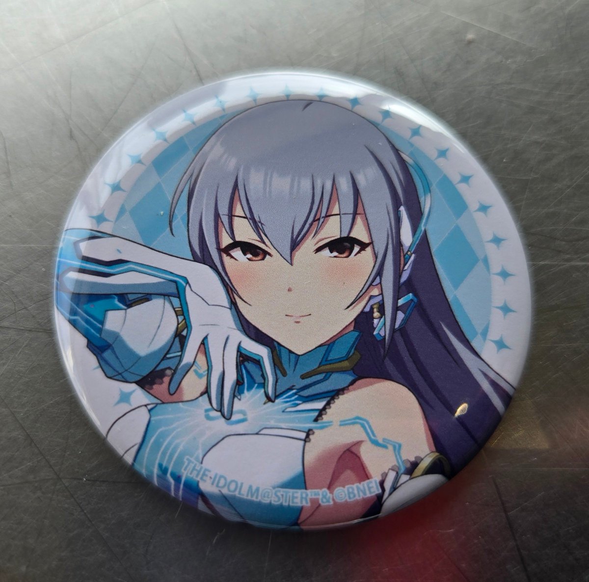 千秋楽缶バッジ1つ買ったんです そうしたら…！ #高峯のあ