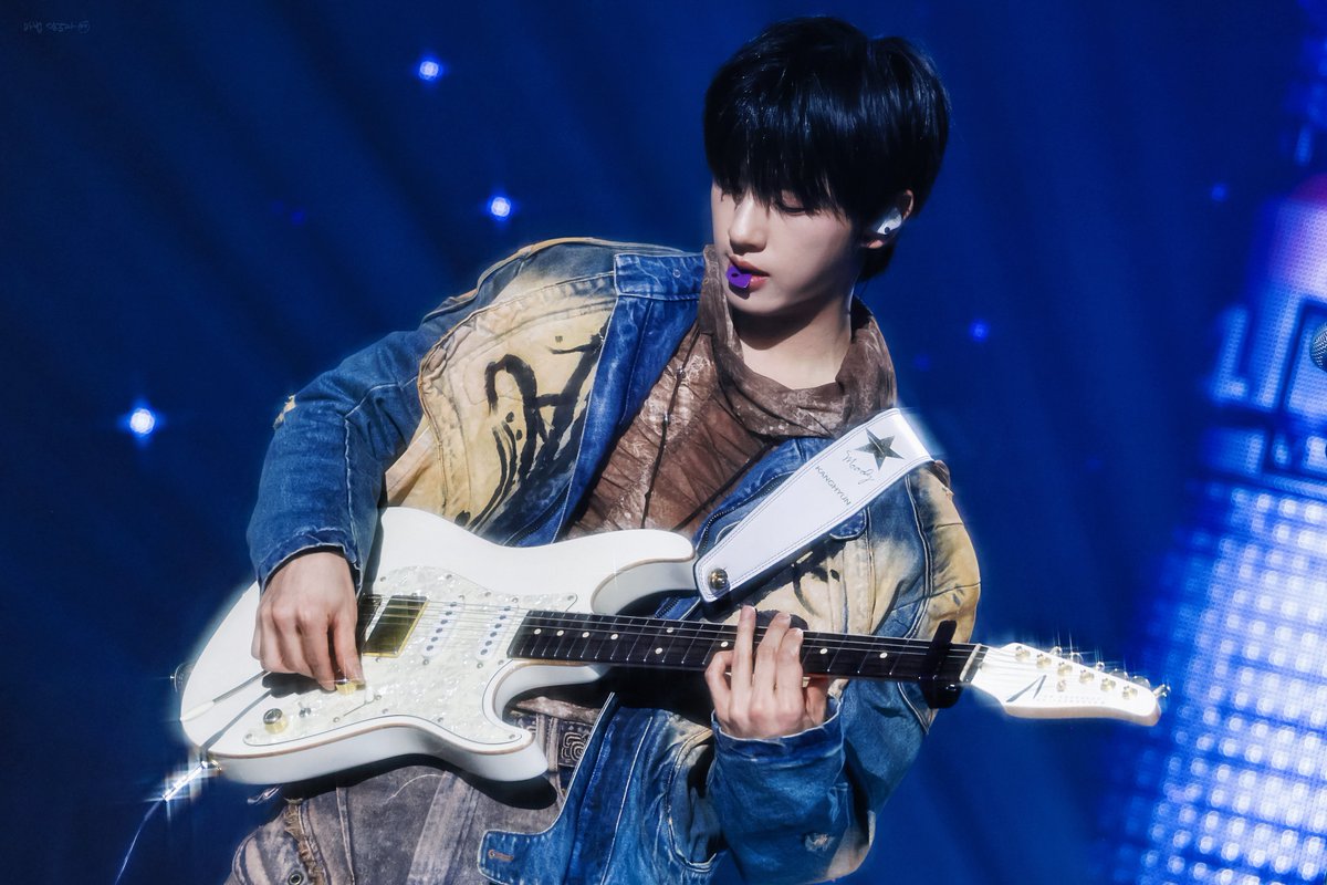 magic_9atato's tweet image. 𝟚𝟞𝟘𝟚𝟘𝟟 𝕆! ℕ𝔼𝕎 𝔼!𝕧𝕠𝕝𝕦𝕥𝕚𝕠𝕟 𝐕

피크 물고 기타 치는게 진짜..🥹

#원위 #ONEWE #강현 #KANGHYUN