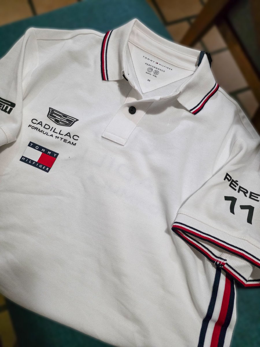 Cayó la primera 😍🤍 
<a href="/Cadillac_F1/">Cadillac Formula 1 Team</a>  <a href="/SChecoPerez/">Sergio Pérez</a>