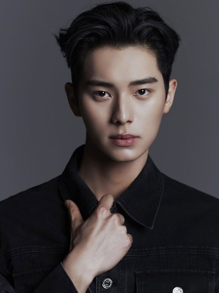 hallyuforums's tweet photo. EXCLUSIVE : #LeeChaeMin reportedly to play the male lead in tvN's upcoming romantic comedy webtoon based drama tentatively titled 'I Decided to Die'. 

Synopsis : "I Decided to Die" is a romantic comedy that follows the story of Ji-oh, a high school senior about to compete in the national Taekwondo team, and Cha-gyeol, a man with a mysterious charm.

The original webtoon, which delicately portrayed the emotional dynamics of the male and female leads, gained immense popularity during its run.

#HallyuForums #Hallyu #KDrama