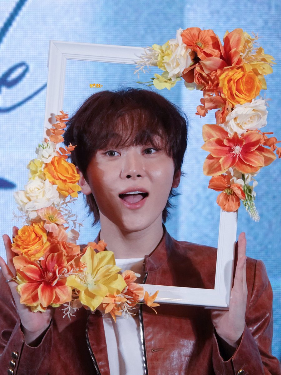 KWAN_UN_116's tweet image. 260208 이즈위

꽃미남~

#승관 #Seungkwan #부승관 #スングァン #BooSeungkwan #세븐틴 #seventeen #SEVENTEEN