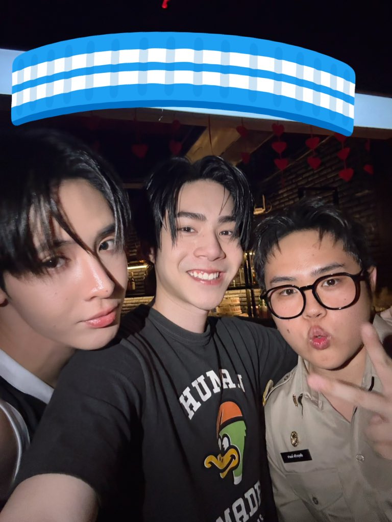 HBD พี่ชายที่น่ารักทั้ง 2 อยากหาของขวัญน่ารักๆให้ แต่คิดไปคิดมาก็มีแต่ผมที่น่ารักสุด😮‍💨 พี่ๆอยากได้ไหม🤩
<a href="/Jamessu_w/">JS</a> 
<a href="/321999x/">auhaee_makeupp</a>