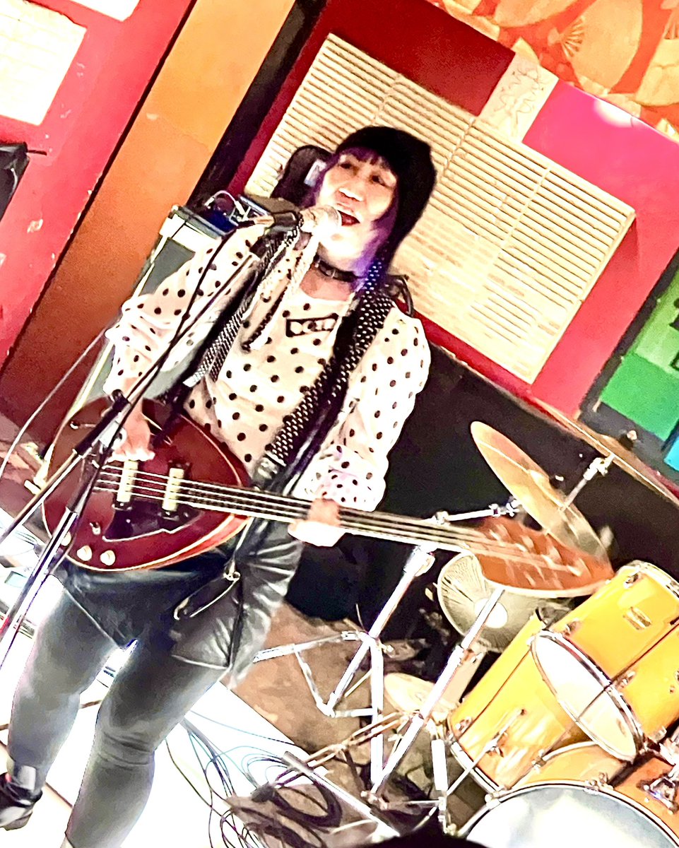TaijiVop's tweet photo. 2026/2/11(水祝) @神戸 Helluva Lounge
NOWON 2nd new album release party “Back in the city”

DOTRASH

キュートでPOPでPUNK💕
1発目から最高のこう🎵

#ヘラバ
#dotrash https://t.co/NZN4H4OD93