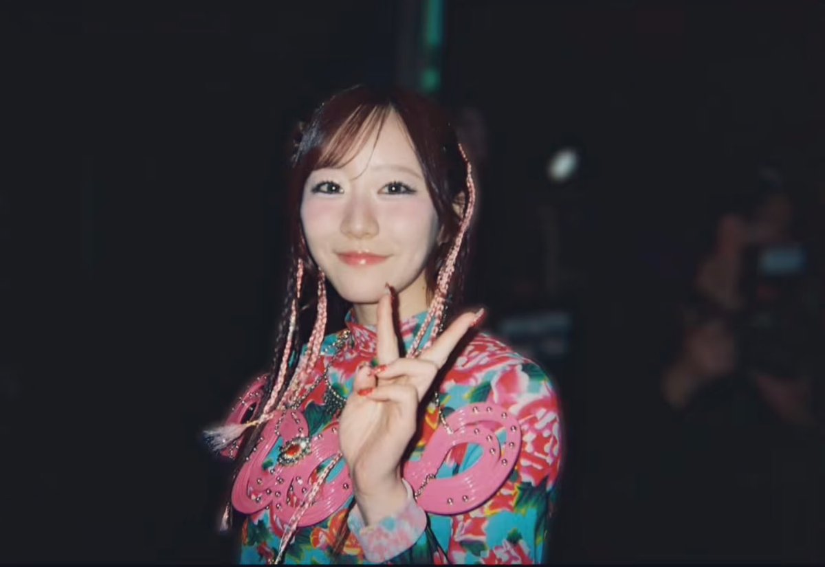 まなぴのきらりんブイ✌️✨好き #真中まな #FRUITSZIPPER #カワコレ