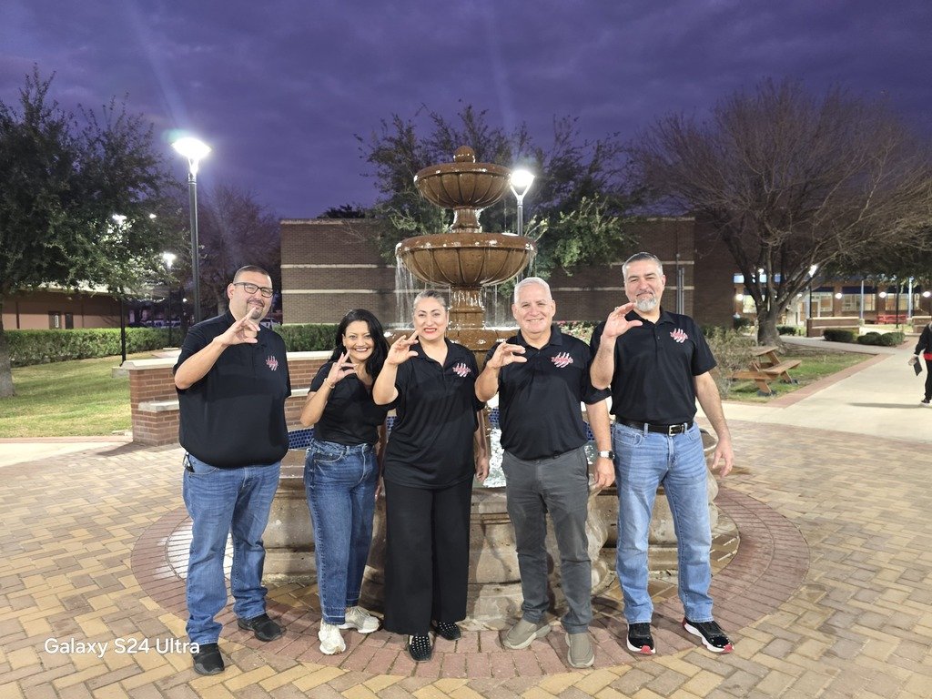 lobo_pride's tweet image. ❤️ PHS Counselors Have Heart!

At tonights school board meeting, our PHS counselors were recognized in honor of National School Counseling Week. 

#PalmviewPride #PHS #NationalSchoolCounselingWeek @LaJoyaISD