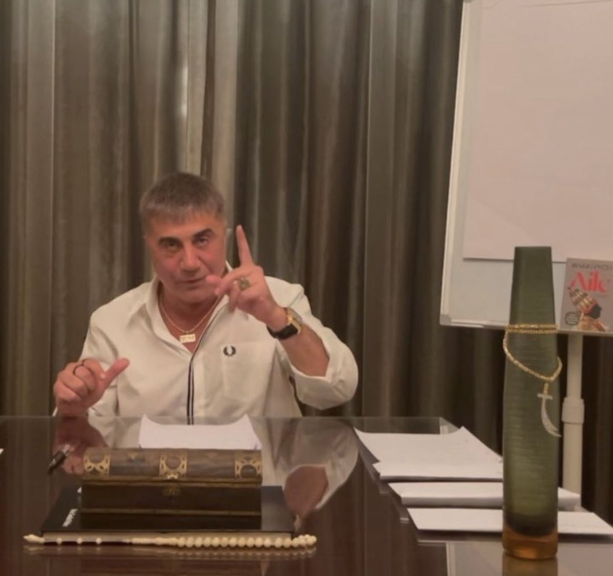 MEMLEKETİN ABİSİNE SELAM OLSUN... 
BABALAR ÜSTÜ BABA
REİS <a href="/sedat_peker/">Sedat Peker</a> 
#birumutturyaşamak