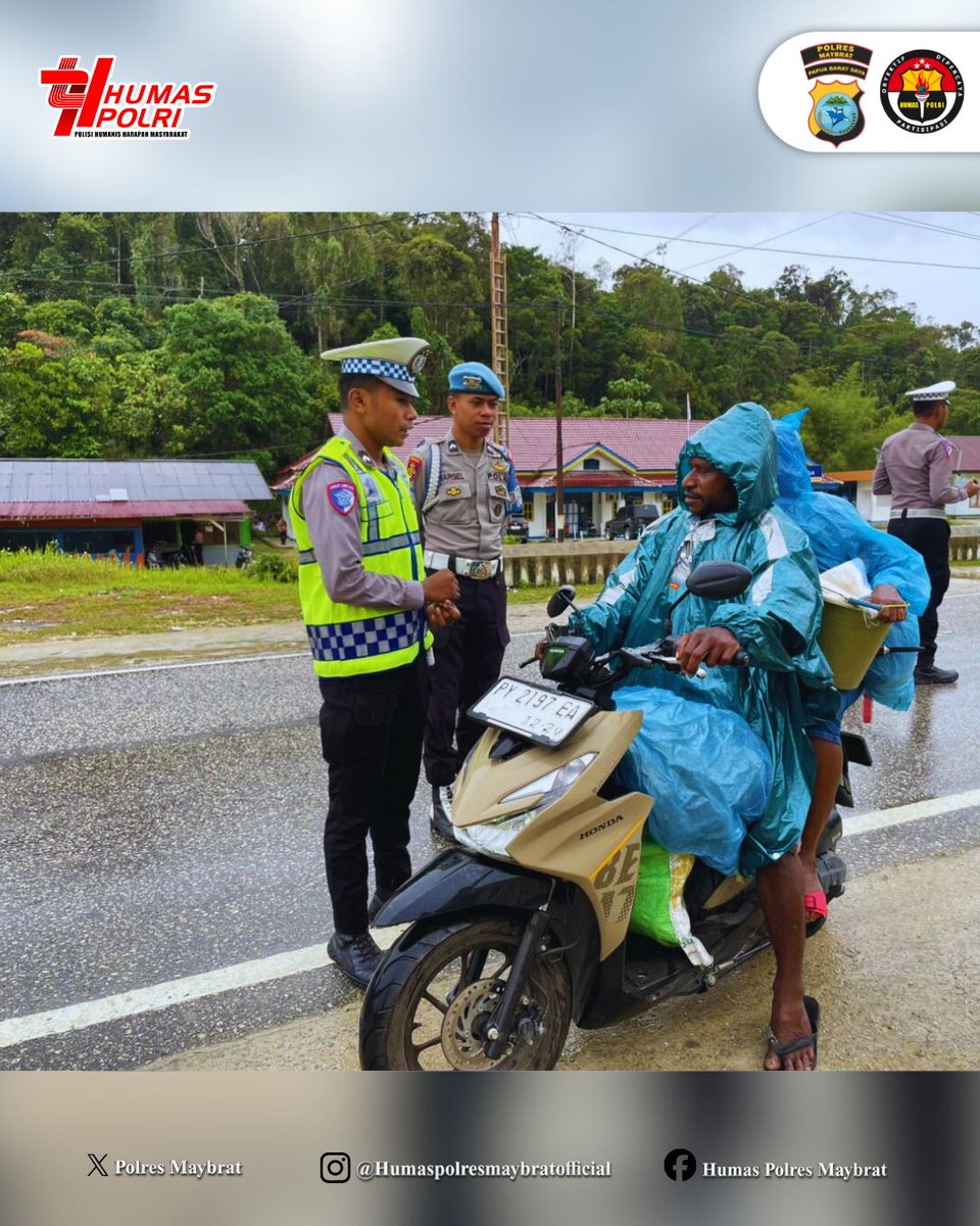 MaybratPolres's tweet photo. Operasi Keselamatan Dofior 2026, Personel Sat Lantas Polres Maybrat Humanis Berikan Himbauan Tertib Berlalu Lintas

#OperasiKeselamatanDofior2026
#PolresMaybrat
#PoldaPapuaBaratDaya
#PolriPresisi
#HumasPolri https://t.co/o4j1ufj0GP