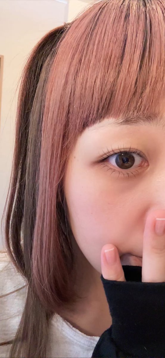 まつげをくるんしてきた🌀
ここてやのレベルが10ぐらい上がった！！

(メイクしてないから眉毛ない、減点)