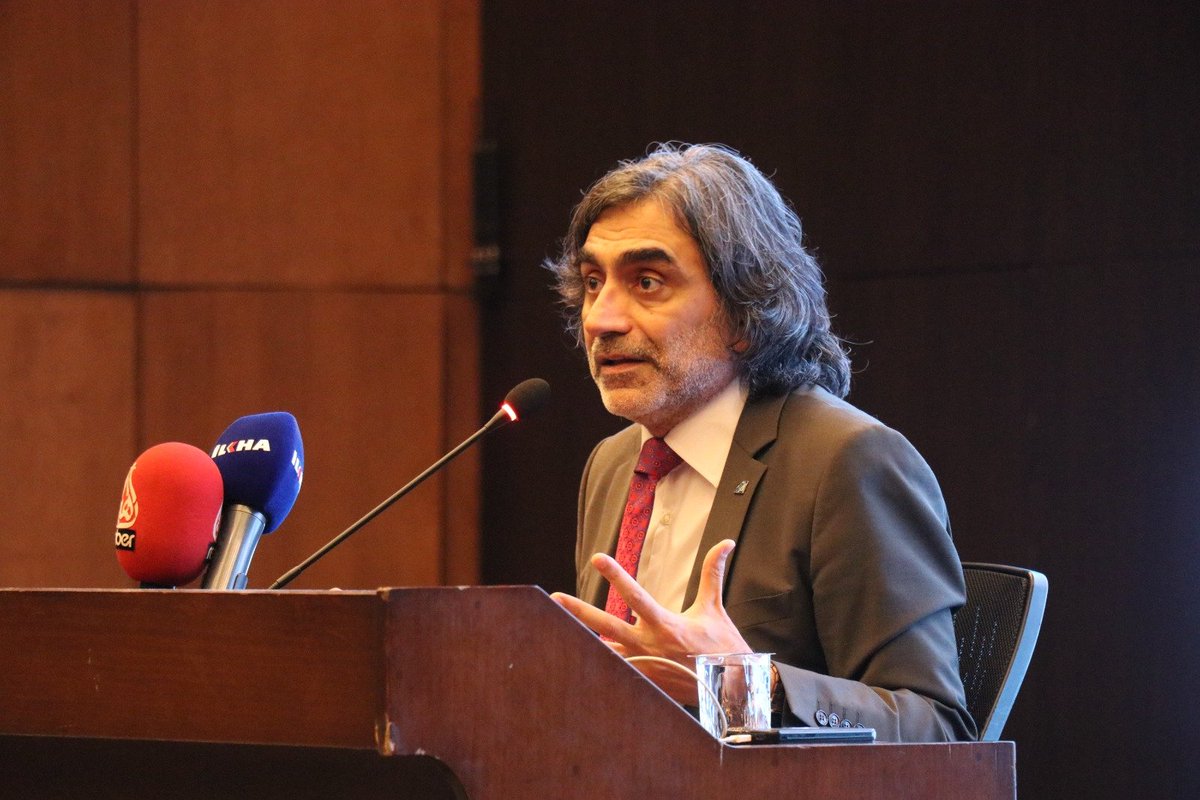 Şubat Ayı Şehadet Gecesi programımızı yoğun katılımla gerçekleştirdik elhamdülillah.

Kıymetli sohbetleriyle Prof. Dr. Halis Aydemir hocamıza, ezgileriyle Osman Gündüz’e ve katılım sağlayan tüm kardeşlerimize teşekkür ederiz. 
Rabbim birlikteliğimizi daim eylesin.
<a href="/Kuran_Dersleri/">Halis Aydemir</a>