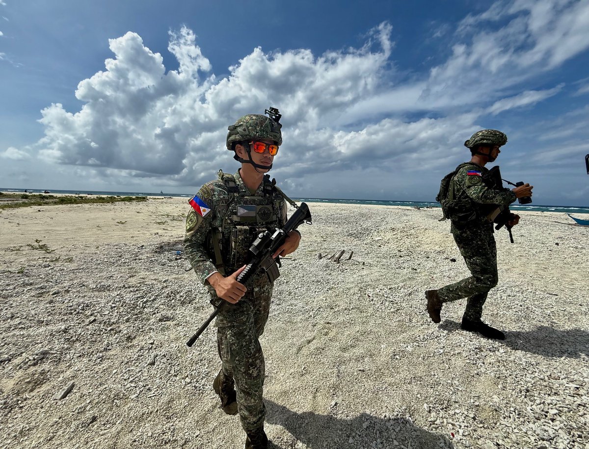 -#Japan continues to maintain pressure on #China 
-Yesterday, handed over  5 coastal radar systems to the #Philippines in what is seen as a milestone in defence ties amid rising Chinese aggression in the South China Sea