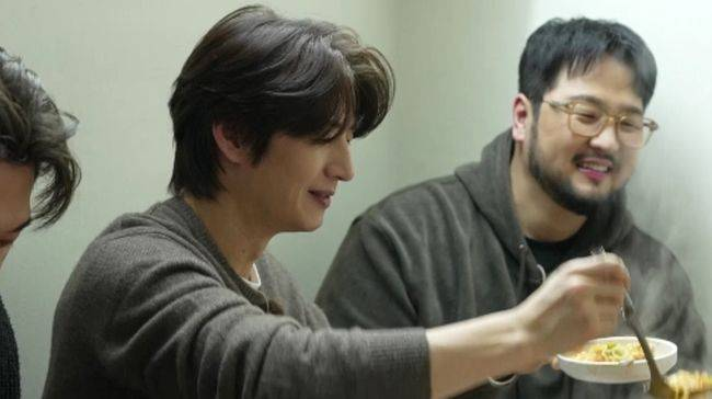 이거 호잉이는 너무 천사처럼 나오고
때우는 뽀용~한 순딩 곰처럼 나왓서
덴이는 먹고잇서..? 기여워....기여워.....