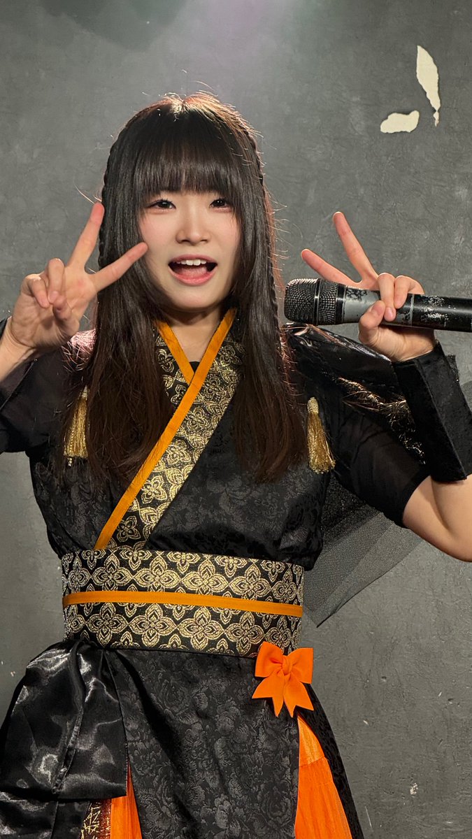 この前貰った私物サイン券でサインもらった。 そういえばMikotoって