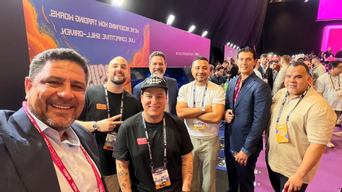 MakaPay and MakaChain team on its world tour promoting the next level Crytpo Payment Processing Solutions.  Go Team!!