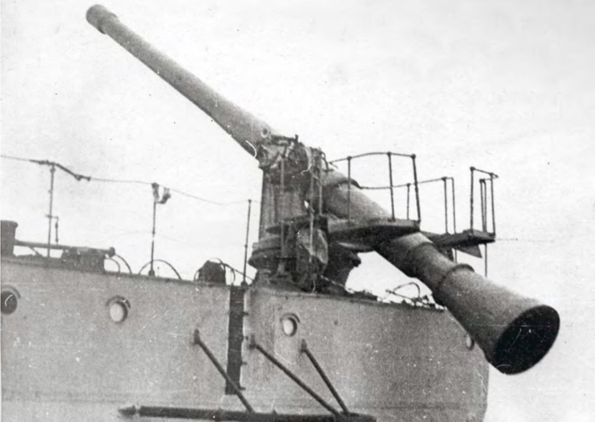 TRUFAULT's tweet image. Destructor #soviético #Engels de la clase Orfey, equipado con un cañón sin retroceso experimental de 305 mm, en 1934.
El arma formaba parte de los grandes esfuerzos llevados a cabo en el período de #entreguerras, para aumentar la potencia de fuego #naval al máximo posible.
🇷🇺⚓️