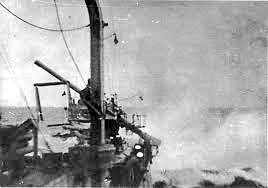 TRUFAULT's tweet image. Destructor #soviético #Engels de la clase Orfey, equipado con un cañón sin retroceso experimental de 305 mm, en 1934.
El arma formaba parte de los grandes esfuerzos llevados a cabo en el período de #entreguerras, para aumentar la potencia de fuego #naval al máximo posible.
🇷🇺⚓️