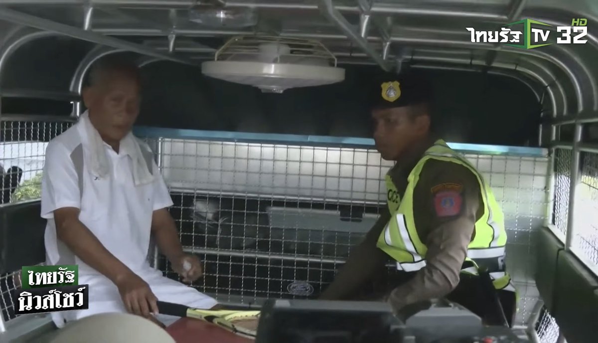 ด่วน! วันนี้ (12 ก.พ. 2569) มีประชาชนหนึ่งรายถูกจับกุมจากกรณีบุกปลาปลาร้าใส่ กกต. ก่อนถูกนำตัวไปยัง สน.ทุ่งสองห้อง 

ขณะนี้ทางศูนย์ทนายฯ กำลังเร่งประสานทนายเข้าให้การช่วยเหลือ

cr. Thairath