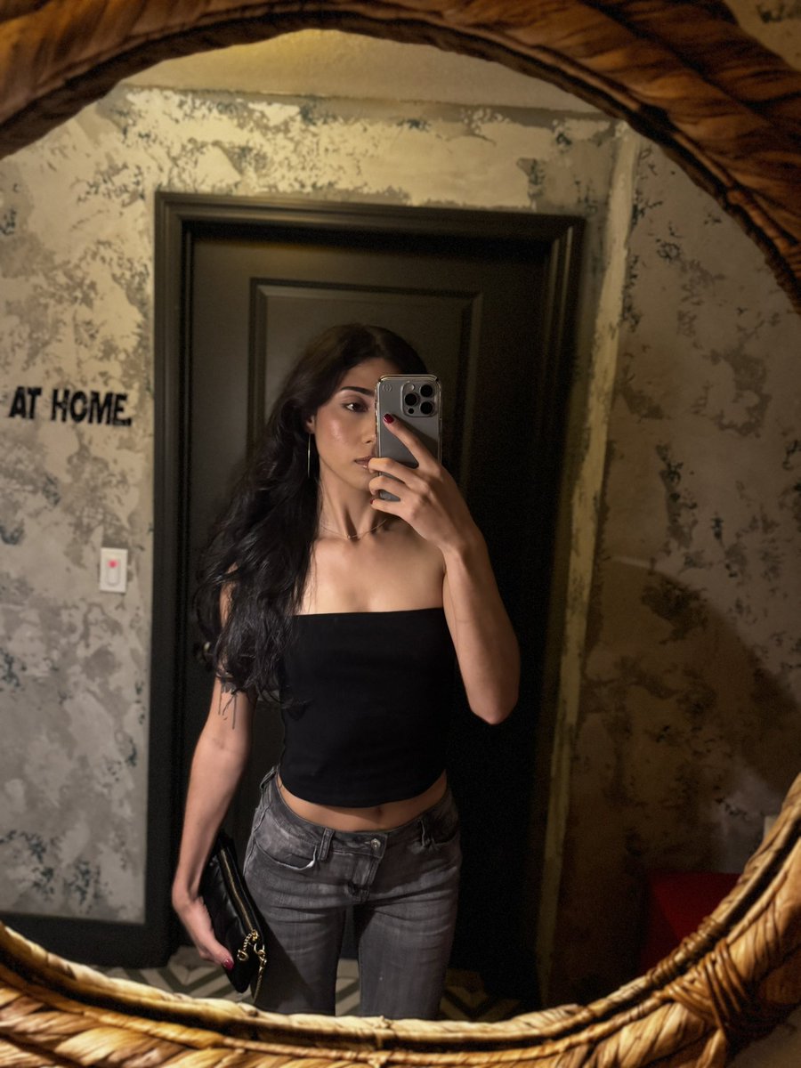 Arianaaaa tweet media