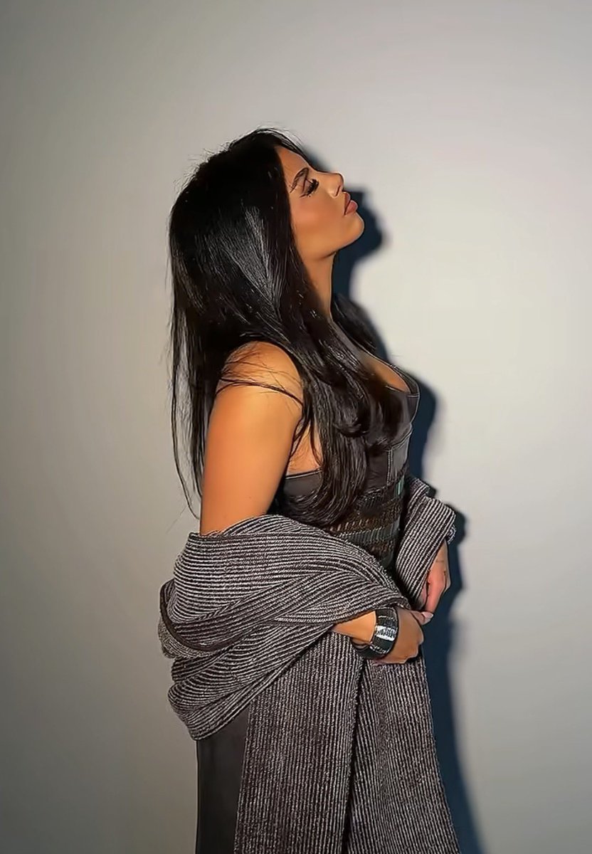 itsnotghadu's tweet image. These need to be framed immediately🔥

Huda serving at the Jane Wade show during NYFW 2026

#HudaXNYFW #NYFW