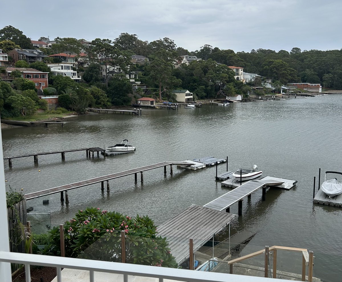 munsieanne's tweet photo. Overcast - no rain - but nice view for coffee/cake!! ☕️🍰
#relaxedmode https://t.co/oRQFWvnZJA