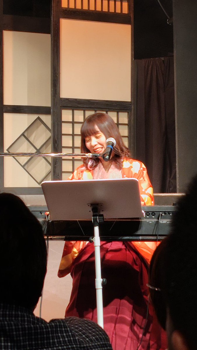 tenkinzokufuna's tweet image. 2/11(水)Utaco.@大塚萬劇場
9年前から何度もUtaco.さんが役者と劇中歌で出演している翠座の楽娯シリーズ。
観客参加型の楽しいお芝居。
しんみりしたり爆笑したり感情が忙しい。
知江崎ハルカさんの踊りも、劇中歌の使われ方も素晴らしかった。

#Utaco.さん
#知江崎ハルカ さん
#紅華弦乱
#翠座