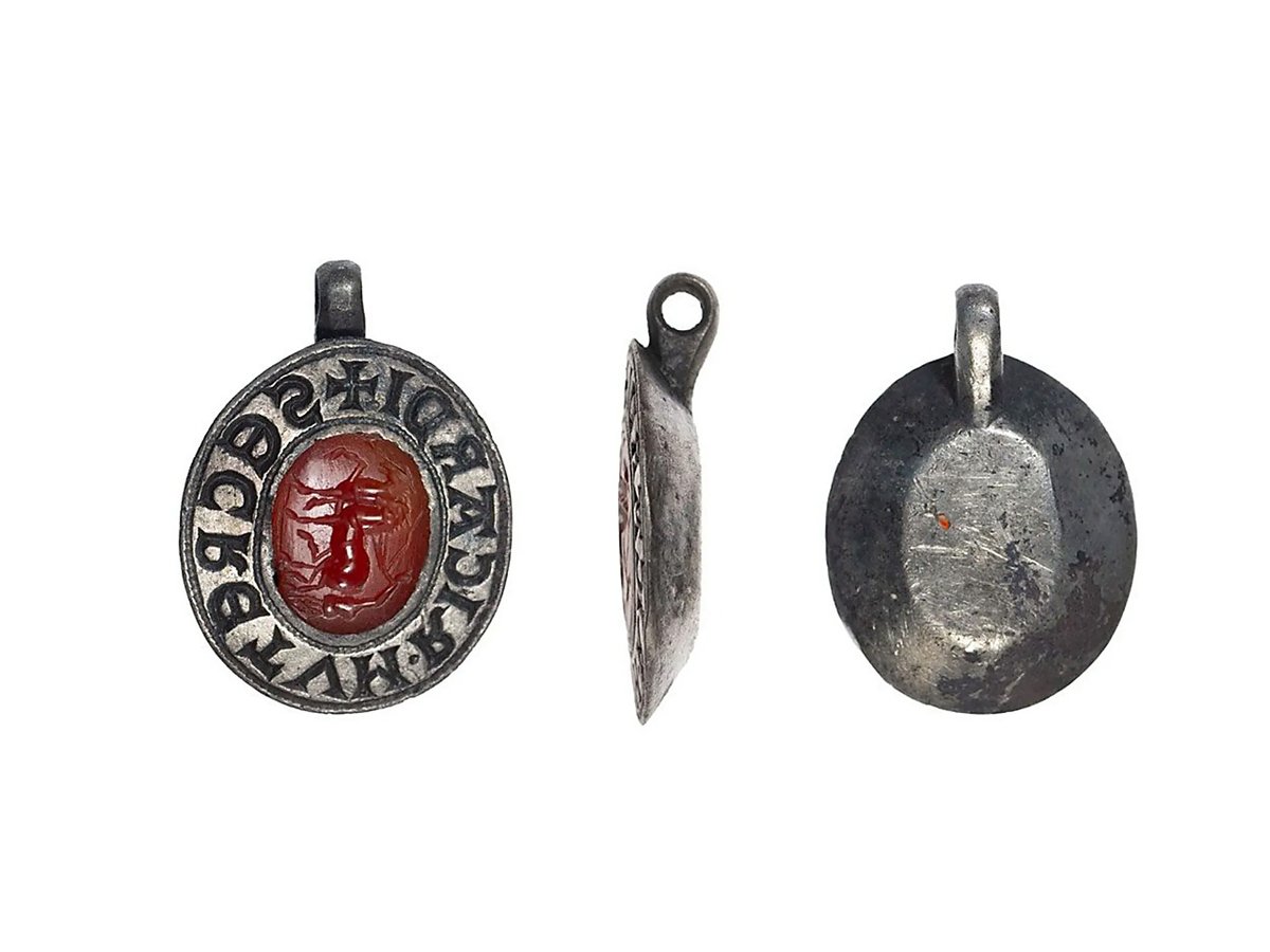BrandJewelryweb's tweet photo. 考古学的に価値はどうなのか？リチャード王のインタリオ https://t.co/LxA74IhWTh https://t.co/MPKlFHa6us