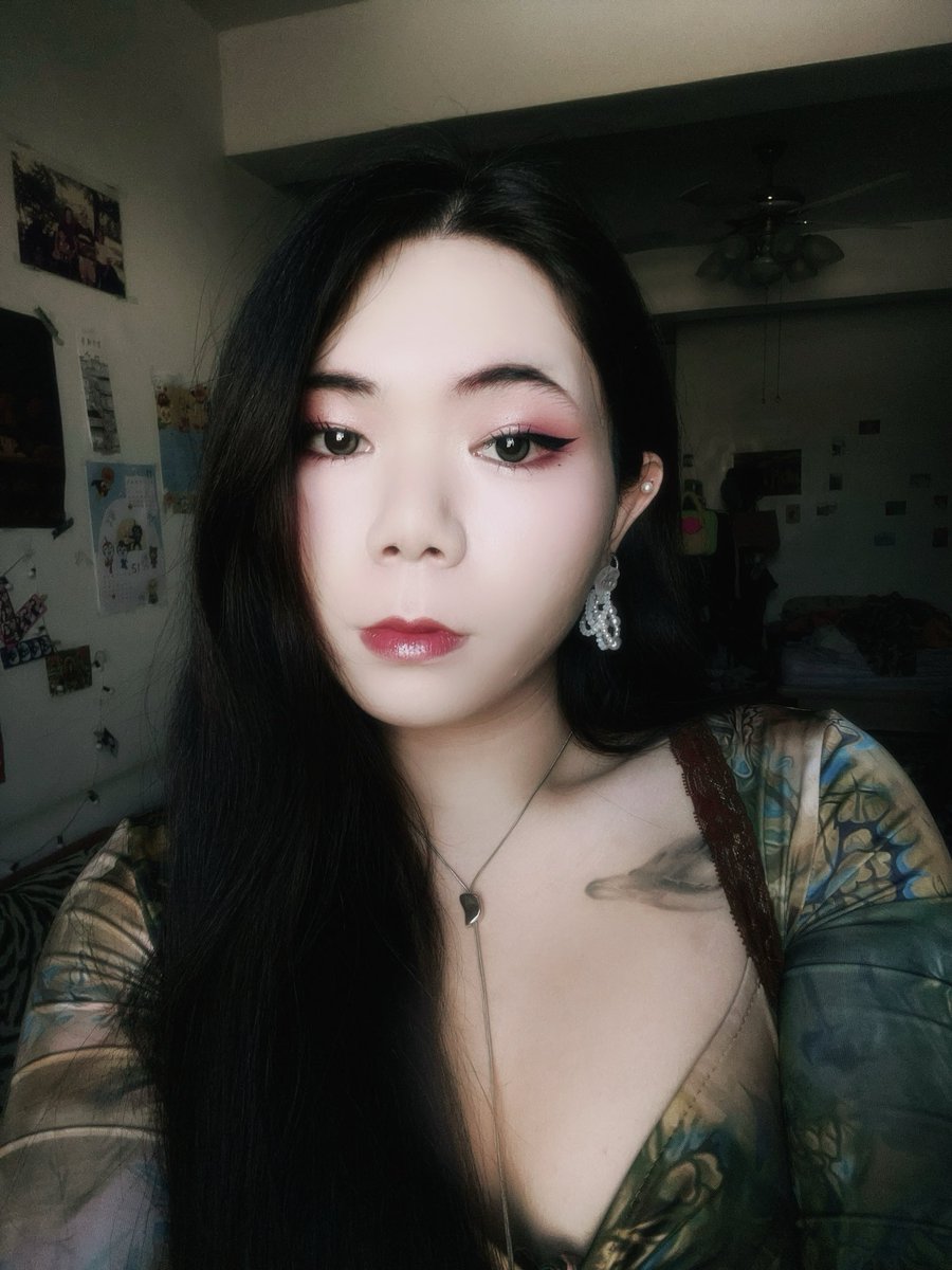 33 tweet media