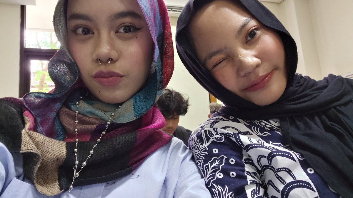 jenpoylee's tweet photo. @517file teman baru🤭 https://t.co/L5y83SGSOa