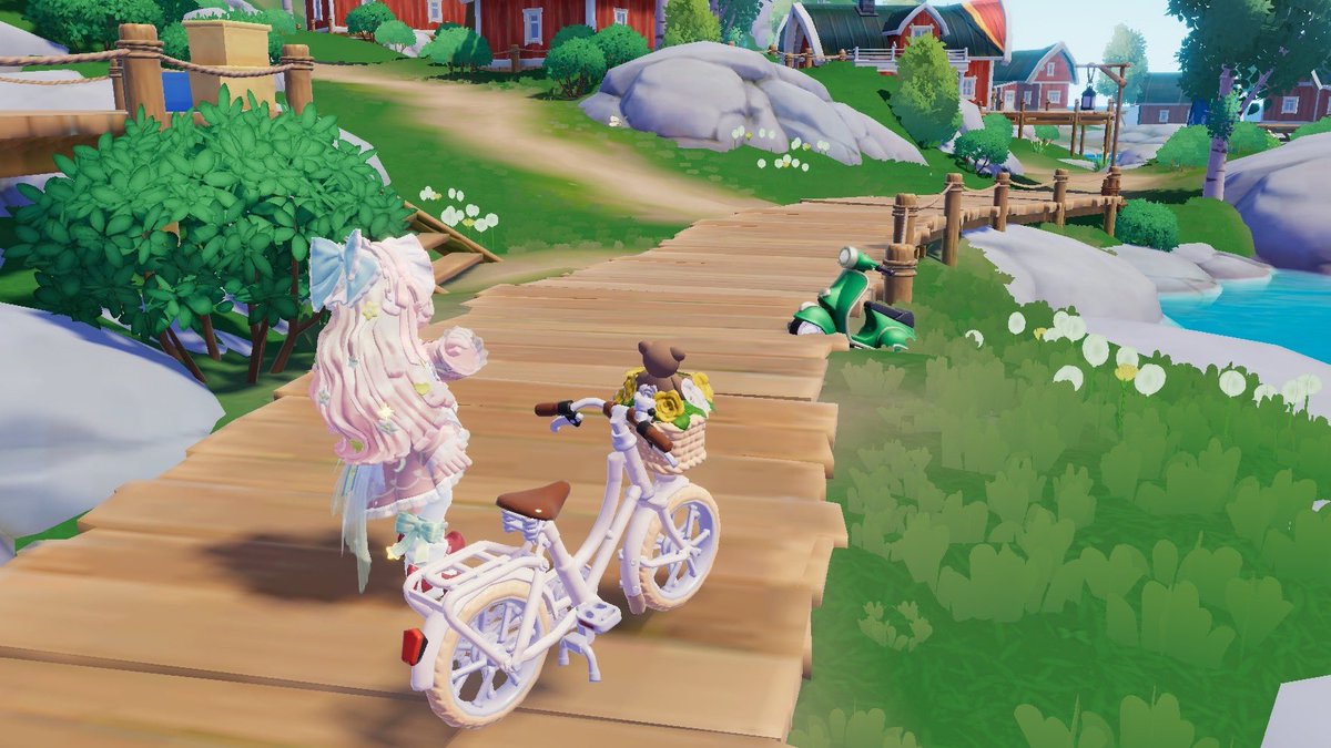 誰かのバイクが埋まってた🏍🌱

#ハートピアスローライフ 
#ハートピアスローライフ写真部