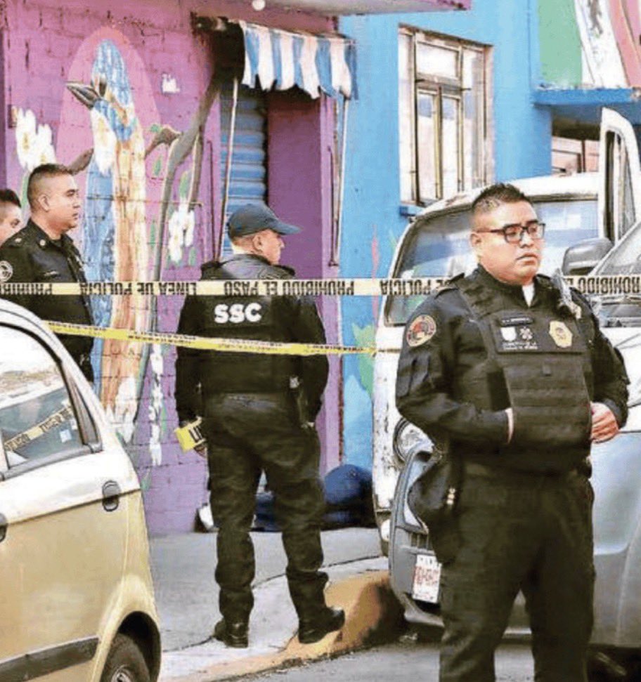 amarilloalarcon's tweet image. ‼️ Dan 43.9 años de #Prision a Marco Antonio Ramírez,  primero de los cuatro asesinos de la enfermera Norma Patricia 

El sentenciado organizó a su padre y otro sujeto para acechar y 
acabar con 
la vida de 
la víctima 
a cambio 
de 20 mil pesos 
@FiscaliaCDMX
@PJCDMX