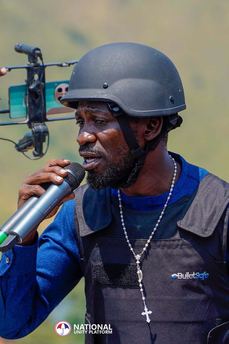 With you from day 1, <a href="/HEBobiwine/">BOBI WINE</a> your word is your bond! God don't walk with you he carries you around. A hope of a nation only seeking to be free#weshallbefree
Happy birthday Mr.President