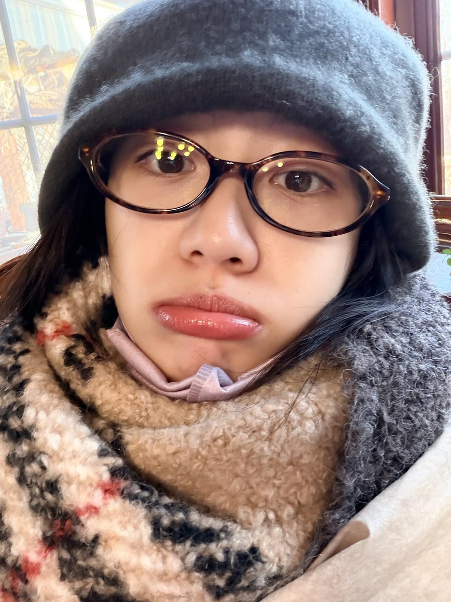 아이거 너무 물만두같아서 푸하핰 웃음