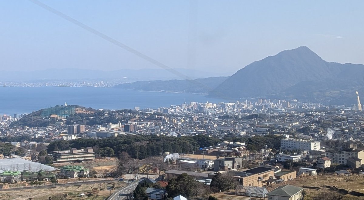 別府湾と高崎山が見えてきた