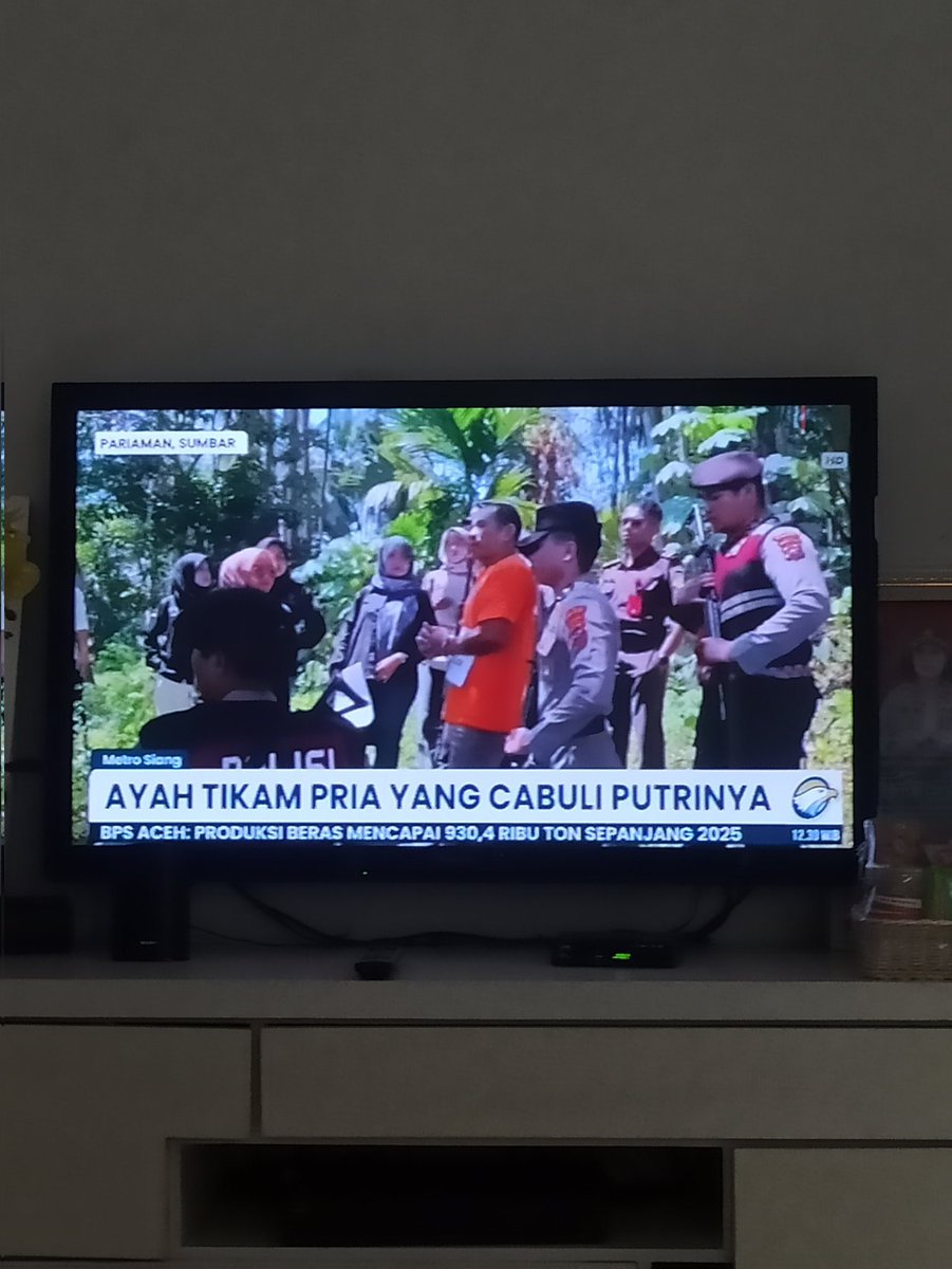 📌 <a href="/Kepolisian_RI/">MARKAS BESAR POLRI</a> <a href="/KejaksaanRI/">Kejaksaan RI</a> <a href="/indo_pol/">polisi_indonesia</a> 

Info besuk2 kalau kita kena musibah kita pasrah saja ya,,,dari pada jadi tersangka kalau membelq diri🥱🥱🥱🥱🥱